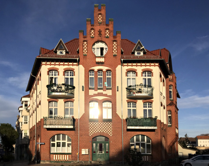 neustrelitz_wilhelmriefstahlplatz1